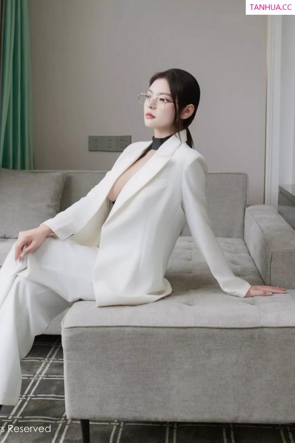   [XiuRen]高清写真图 2025.06.26 No.10464 冬安 白色西服第9张图片